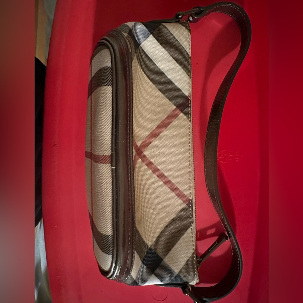Burberry purse